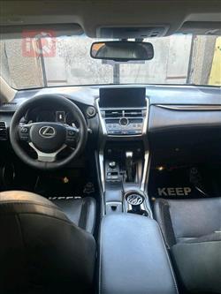 لێکزس NX